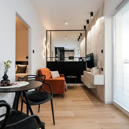 City Mood Apartamenty Lodz Fabryczna 450M Wszystko Nowe Luaran gambar