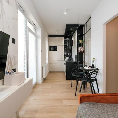 City Mood Apartamenty Lodz Fabryczna 450M Wszystko Nowe Luaran gambar