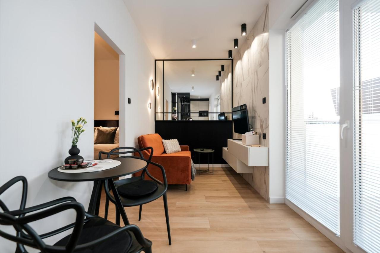 City Mood Apartamenty Lodz Fabryczna 450M Wszystko Nowe Luaran gambar