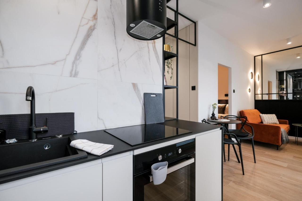 City Mood Apartamenty Lodz Fabryczna 450M Wszystko Nowe Luaran gambar